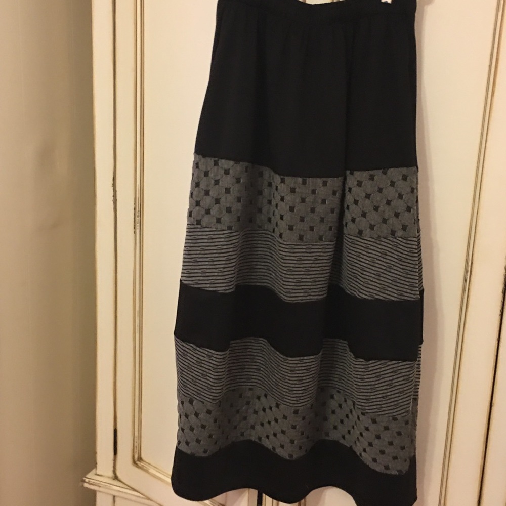 NWT MOONLIGHT skirt. SZ S. Multi fabric long skirt